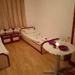 Pensjonat за гости ники Nesebyr