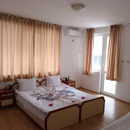 за гости ники Πανσιόν 4*