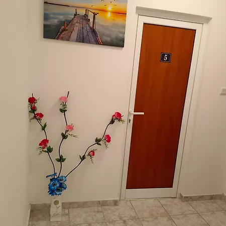 за гости ники 게스트하우스 *