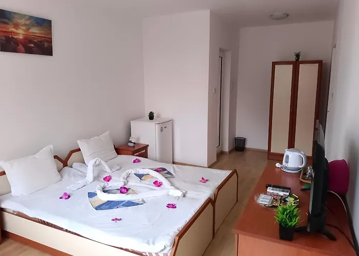 за гости ники Nesebar