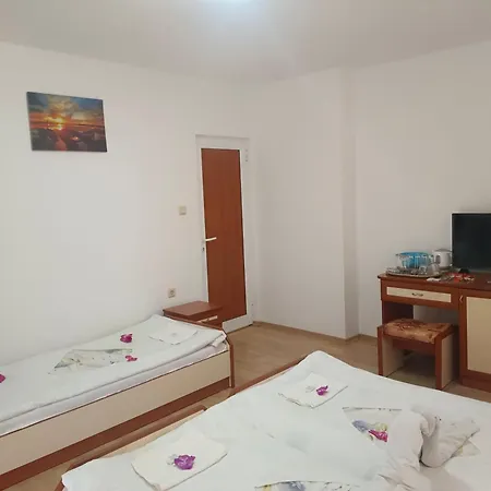 за гости ники Nesebar